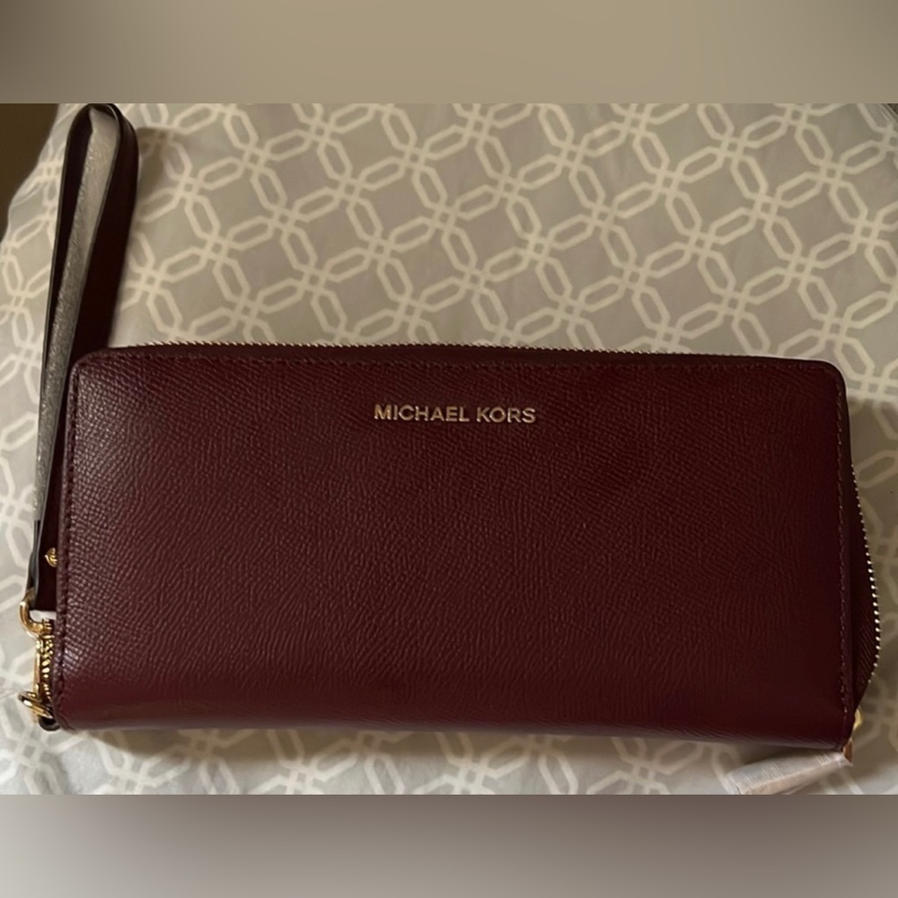 New Michael Kors Wallet